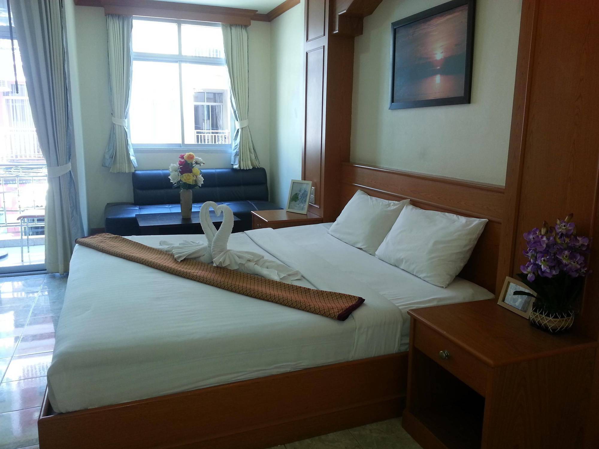 Oyo 739 Presley Guesthouse Phuket Patong Eksteriør bilde